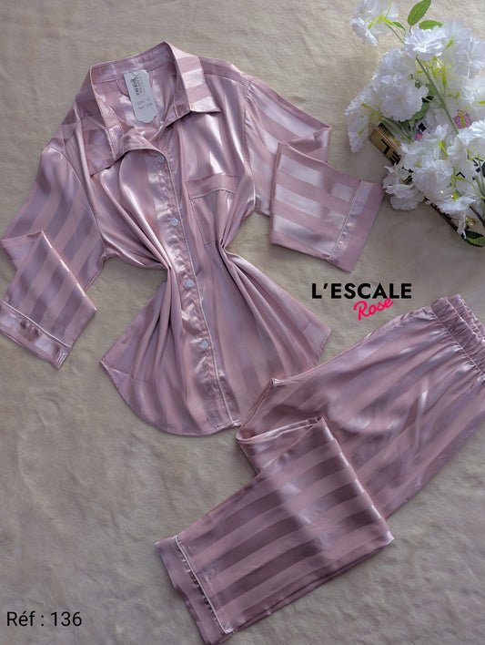 Pyjamas en satin 136