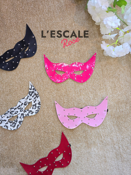 Masque en cuir